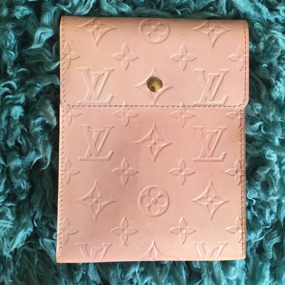 Louis Vuitton pink pouch